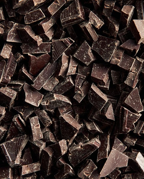 Chocolate negro troceado